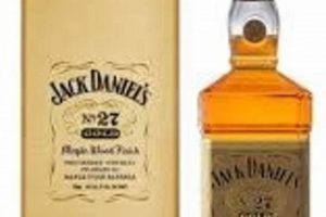 Maple Wood Magic: Jack Daniel's Finish [Review] | Best Final Touch: Elevate Your Projects with Professional Finishing